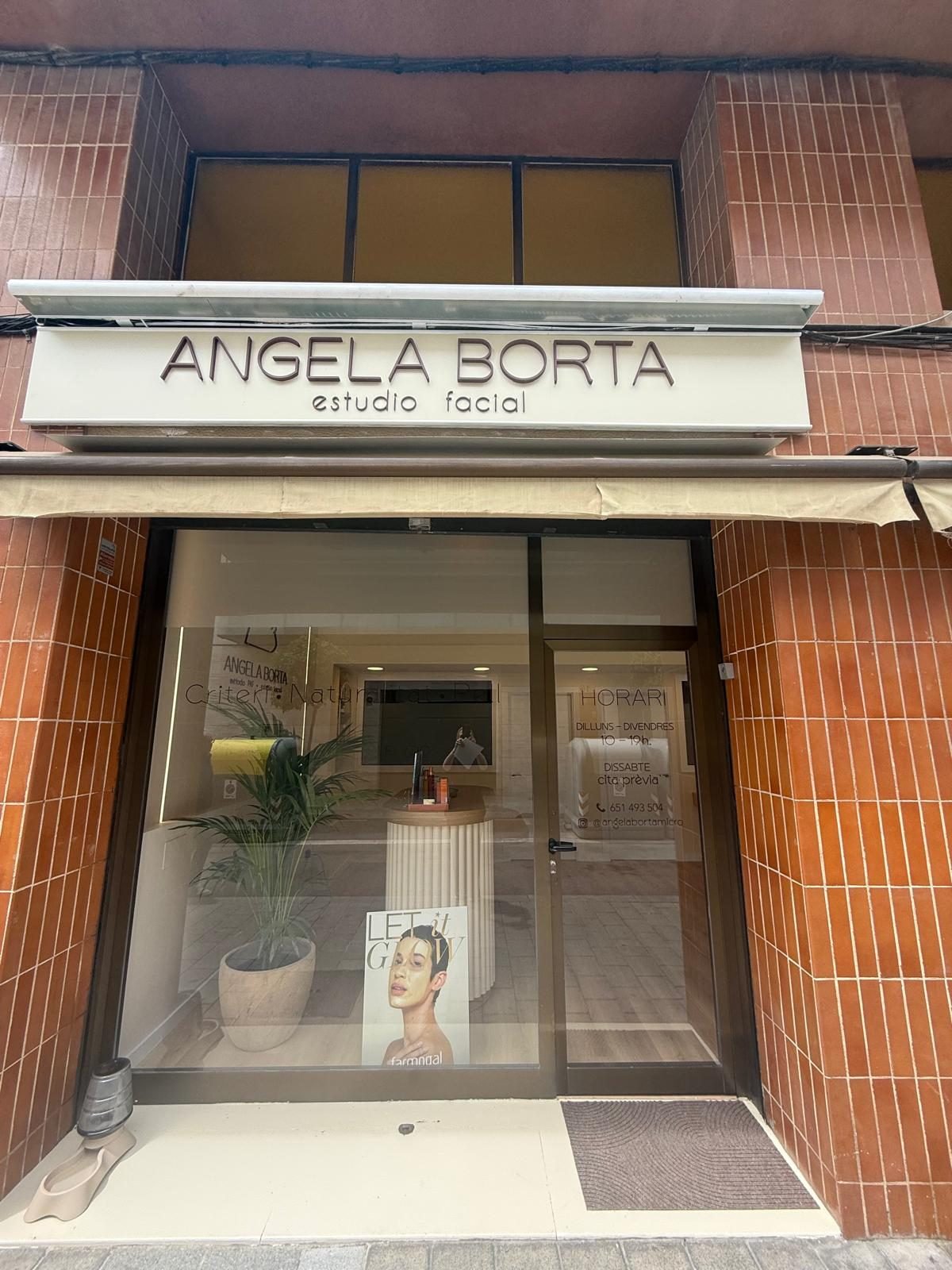 Fachada del estudio Angela Borta en Sant Joan Despí